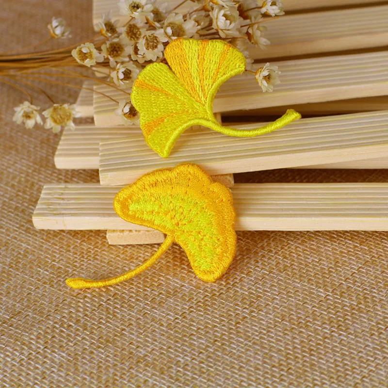 

FFLACELL 20pcs 2 style Vintage Embroidery Ginkgo Biloba Cloth Patch Applique Yellow Leaves Badge Clothing Hat Bag DIY Patches