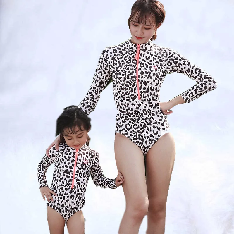 

Mommy and Me Bikini Bahitng Brachwear Mother and Daughter SwimwearOne Piece Leopard Swimsuit Zip Family Matching Clothes Dress