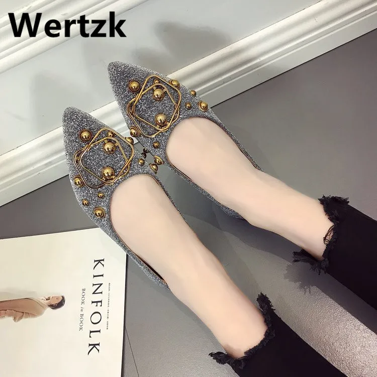 

Wertzk 2019 Korean New Women shiny Flats Fashion rivets Pointed Toe Ballerina Ballet Flat Slip On women casual single Shoes T136