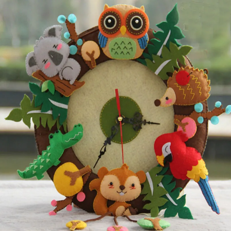ZY DIY Sewing Felt Package Happy Animals Family Clock Non woven Felt DIY For Decoration of Home Party Room