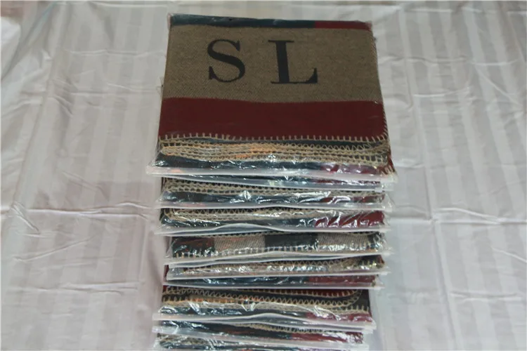 Brand Women Poncho Cashmere Wool Scarf Monogramed Poncho Cape Plaid Winter Check Blanket Poncho bufanda manta 2018 Christmas Brand Women Poncho Cashmere Wool Scarf Monogramed Poncho Cape Plaid Winter Check Blanket Poncho bufanda manta 2018 Christmas