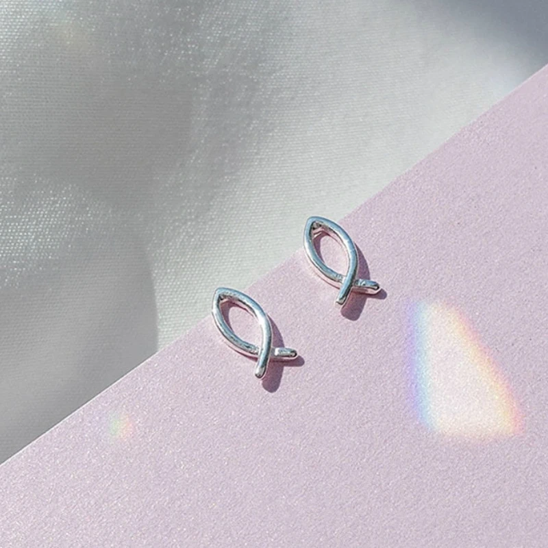 

Simple style Silver Fish Stud Earrings S925 Hollow Fish Earrings For Women Gift