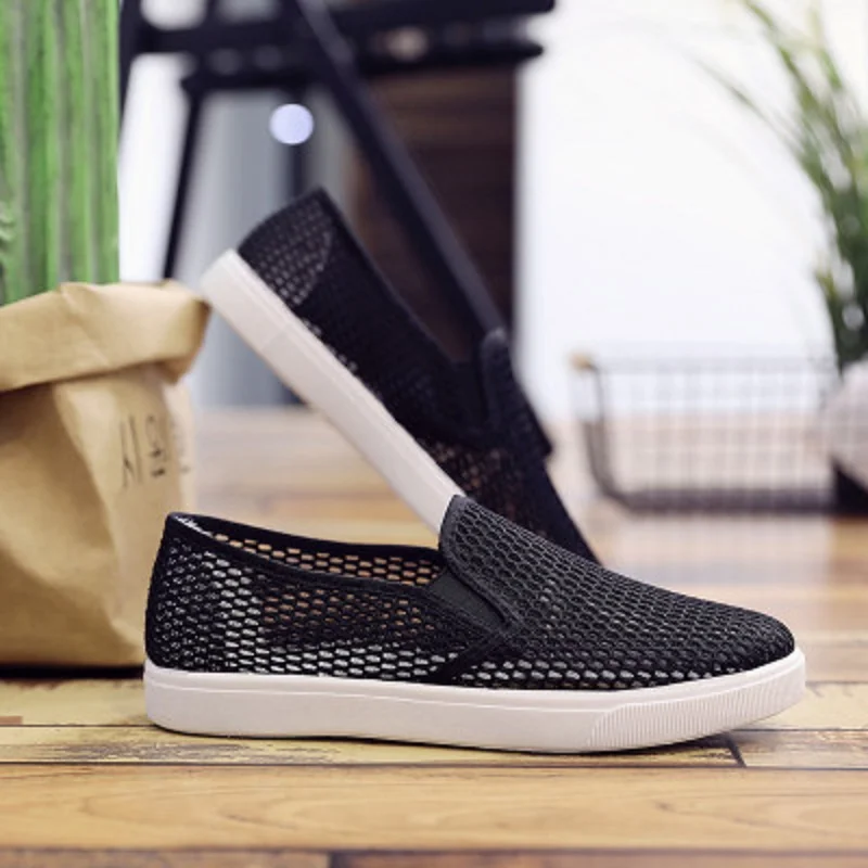 

2019 new breathable white shoes female summer hollow one pedal flat bottom lightweight student shoes casual wild tide shoes