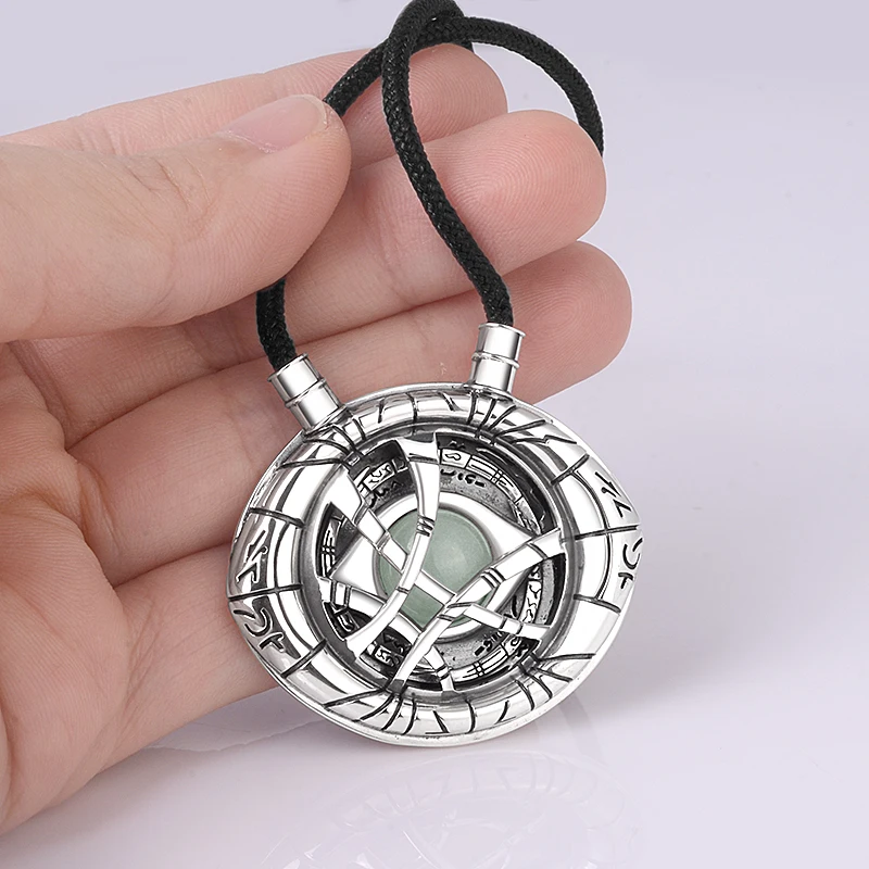 

39*37mm Doctor Strange Necklace Glow in Dark Eye Shape 990 Silver Pendant with Rope Chain Movie Cosplay Jewelry for Women Men