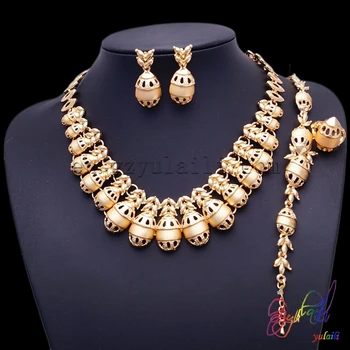 

2016 latest Nigerian party or engagement costume jewellery sets hotsale gold color special pattern jewellery sets