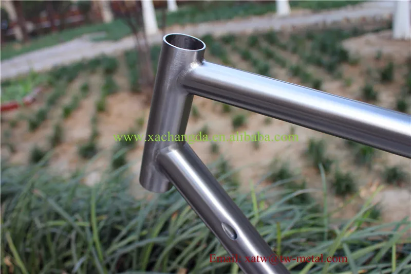 Discount XACD titanium MTB bike frame with thru axle dropouts, titanium mountain bike frame with inner line routing design 2