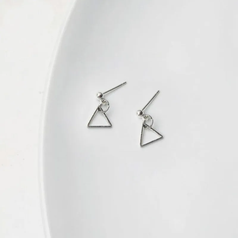 Новинка 2017 Модные Простые полые треугольные геометрические противоаллергенные