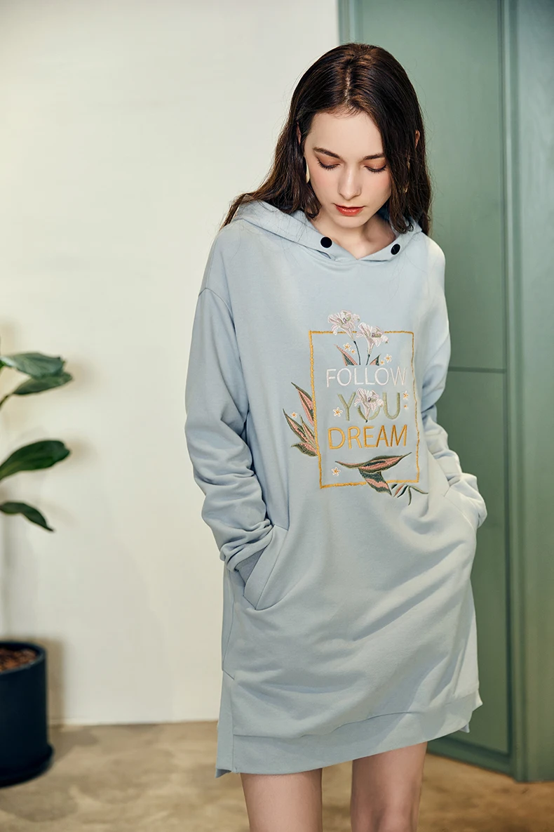 ARTKA 2018 Autumn Winter Women Loose All-match Hooded Pullovers Letters Embroidery Long Sleeve Casual Sweathershirt VA15180Q
