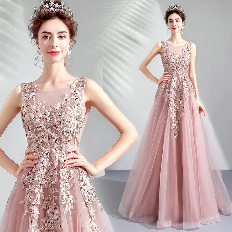 Настоящее бальное розовое платье с вышивкой бисером и стразами средневековое