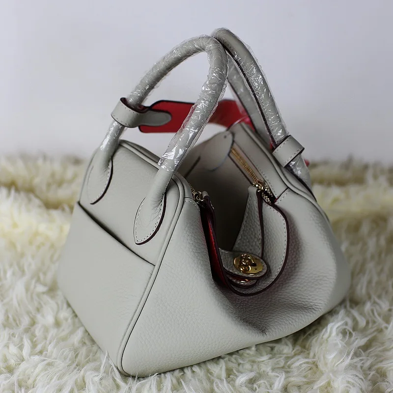 جديد وصول 2018 جلد طبيعي حقائب النساء خمر وسادة جلد البقر حقيبة يد السيدات الصلبة عارضة صغيرة Crossbody حقيبة كتف جديد وصول 2018 جلد طبيعي حقائب النساء خمر وسادة جلد البقر حقيبة يد السيدات الصلبة عارضة صغيرة Crossbody حقيبة كتف