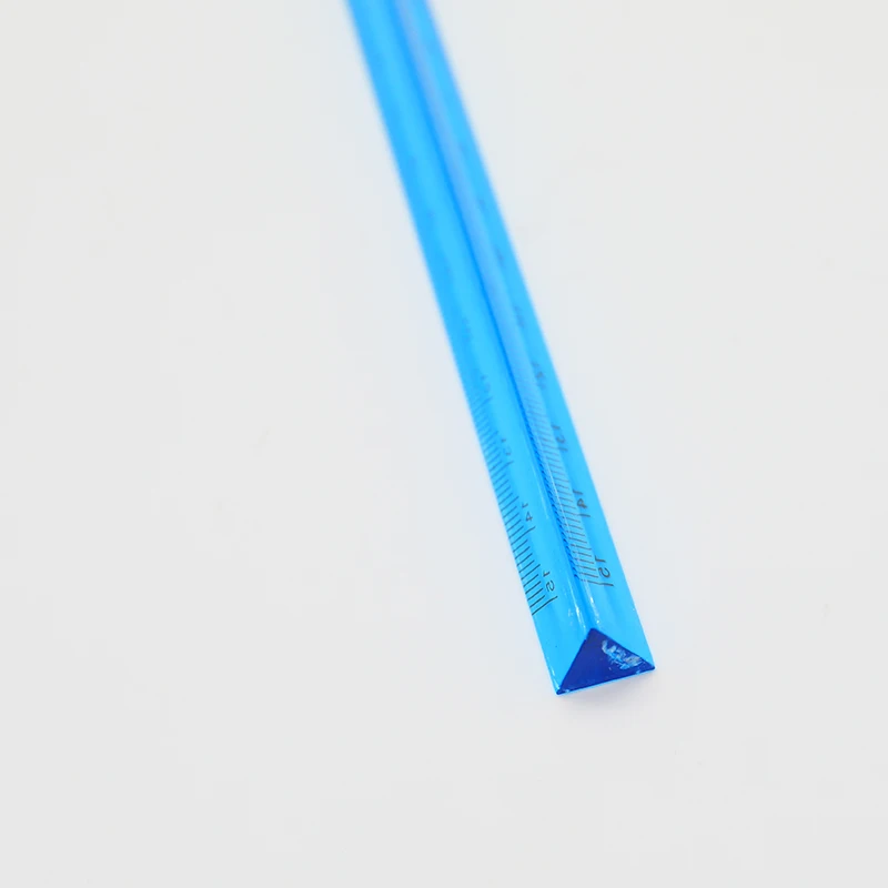 EF2A2032