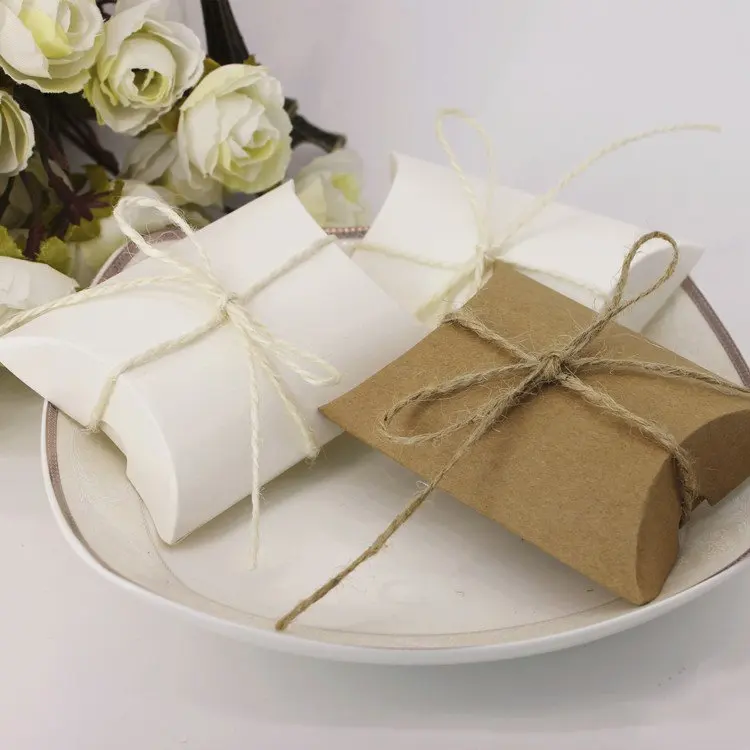 

50pcs Kraft Paper Box Pillow Gift Bag with Rope Gift Box Packaging Wedding Favors Candy Box Present Embalagem Party Supplies