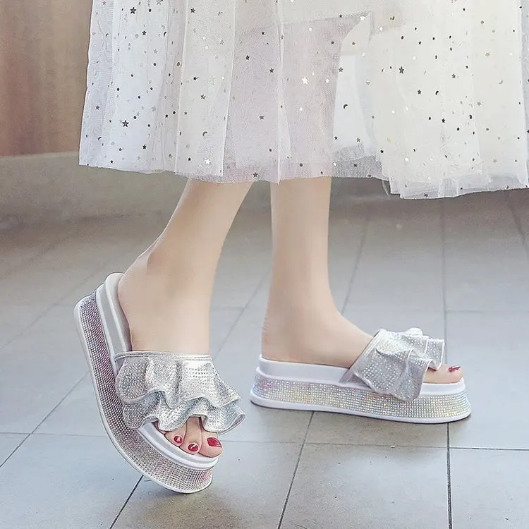 

2019 Summer Women's Shoes Solid Color Platform Shoes Beach Slippers Casual Ruffles Flats House Slippers Open toe EUR35-39