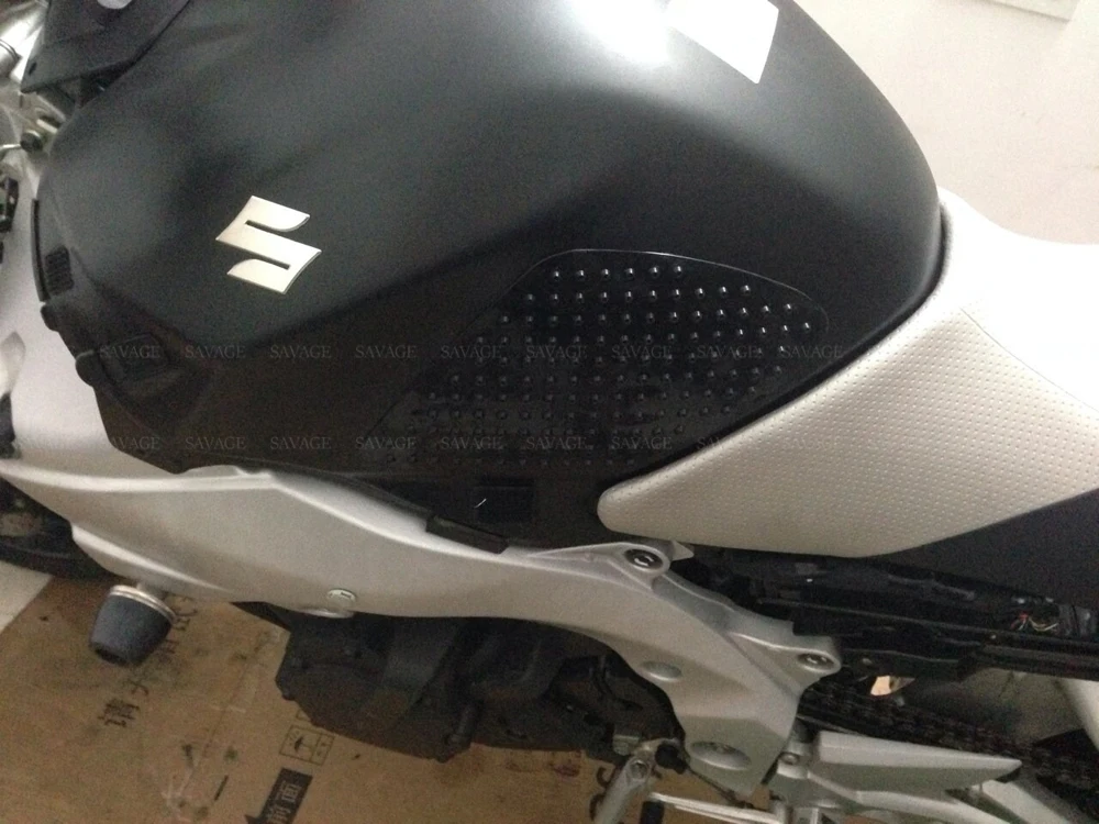 SUZUKI GSR 600-3