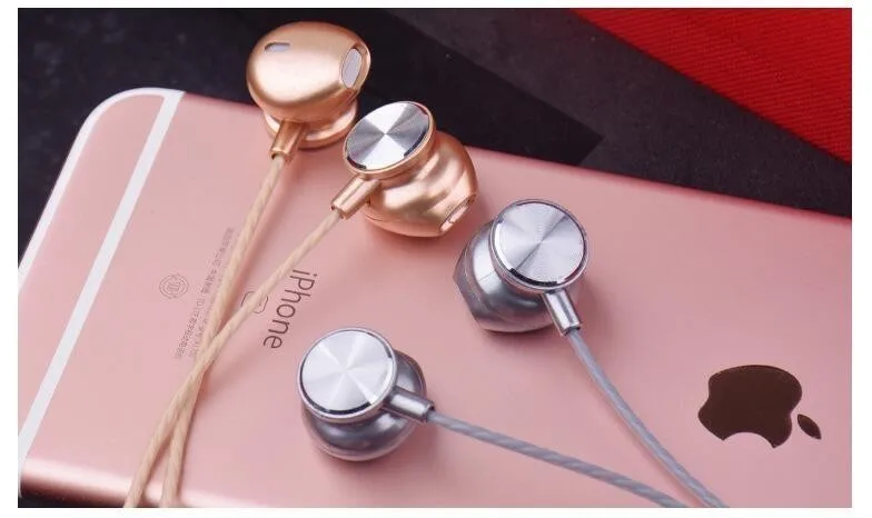 wired earphone