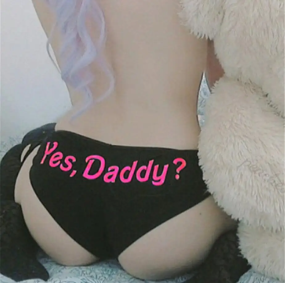 Yes Daddy Для женщин сексуальное женское белье стринги трусы нижнее трусики T