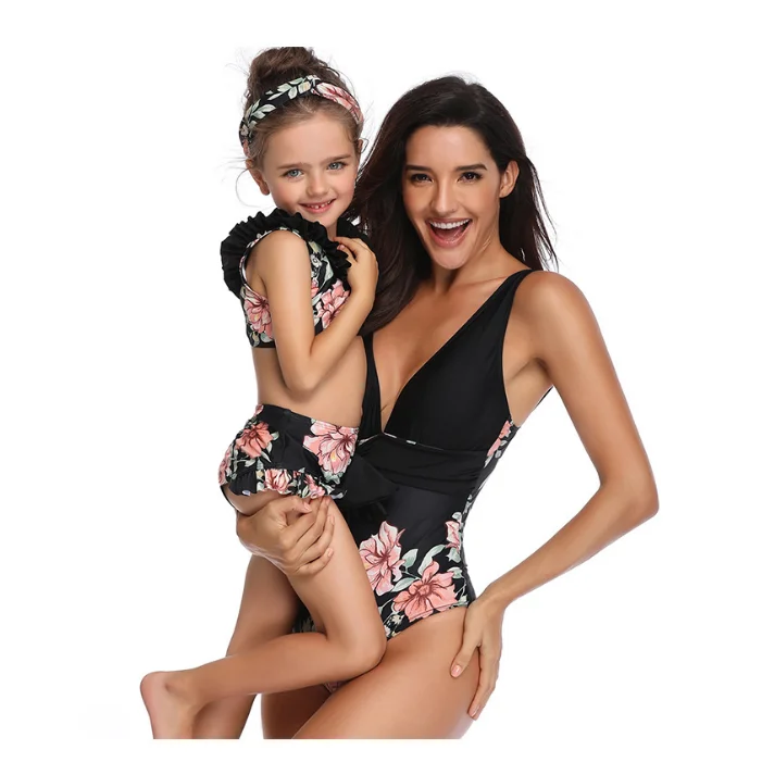 

2019 New Sexy Mother Daughter Swimsuits Flower Mommy And Me Swimwear Bikini Family Look Bathing Suit Family Matching Clothes