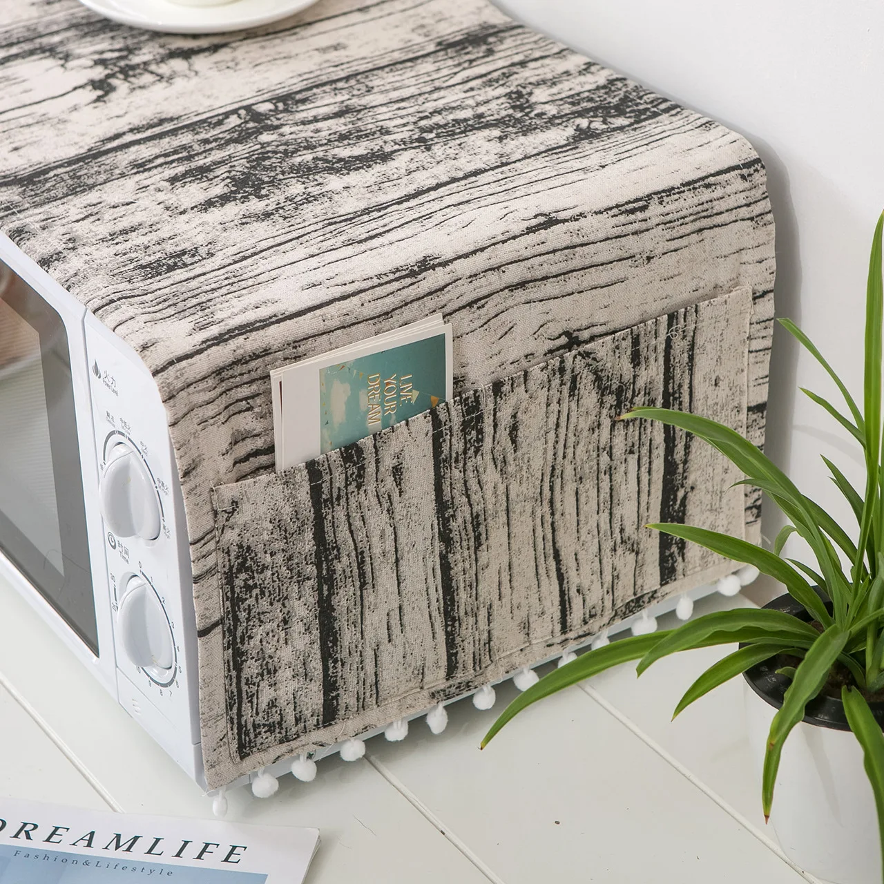 Wood grain microwave oven
