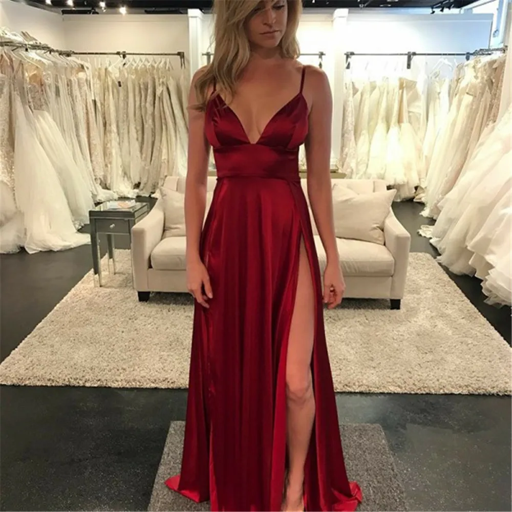 Новые бордовые атласные платья подружки невесты высокое разделение Спагетти ремень линии Сексуальная горничной Honor платье 2019 дешевые
