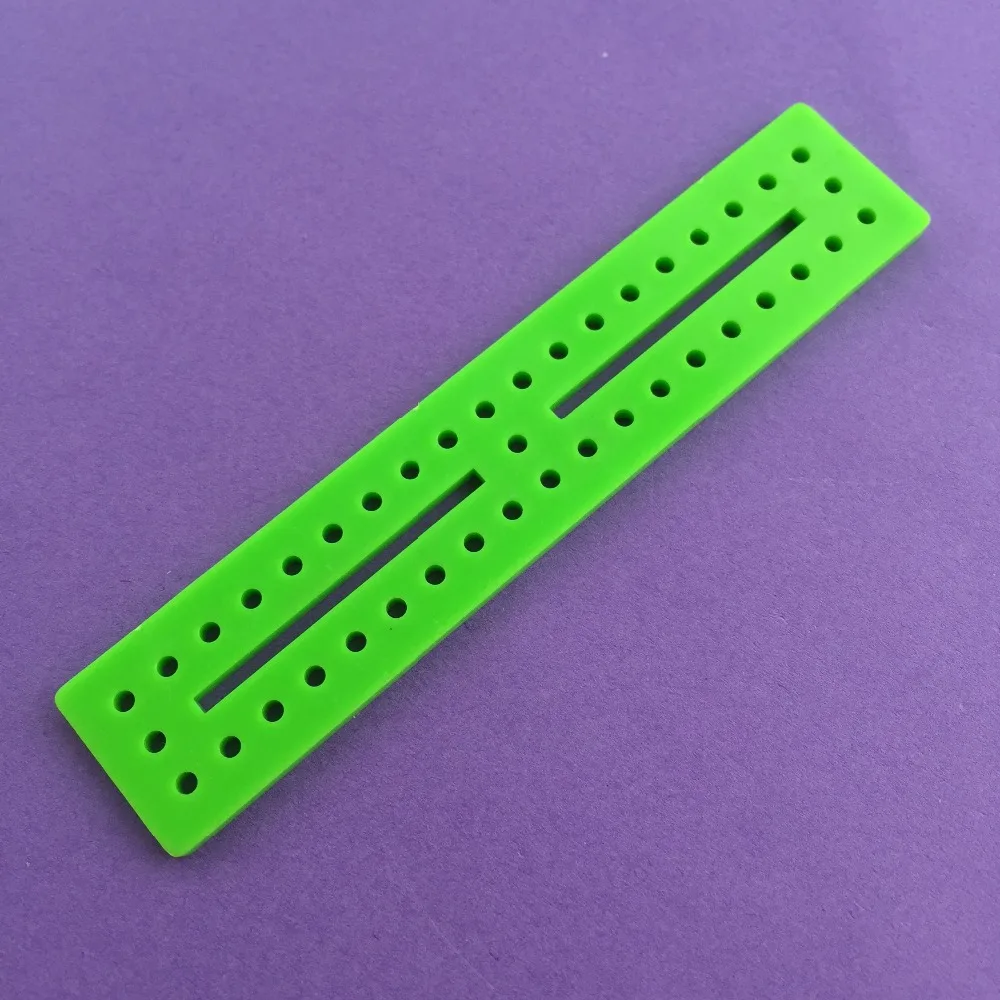 1pc J204Y 20*100mm Green Color Multi-aperture Plastic Piece for DIY Model Making Sale at a Loss Brazil