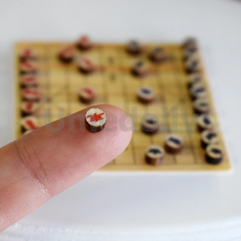 dollhouse miniature chess  (8)
