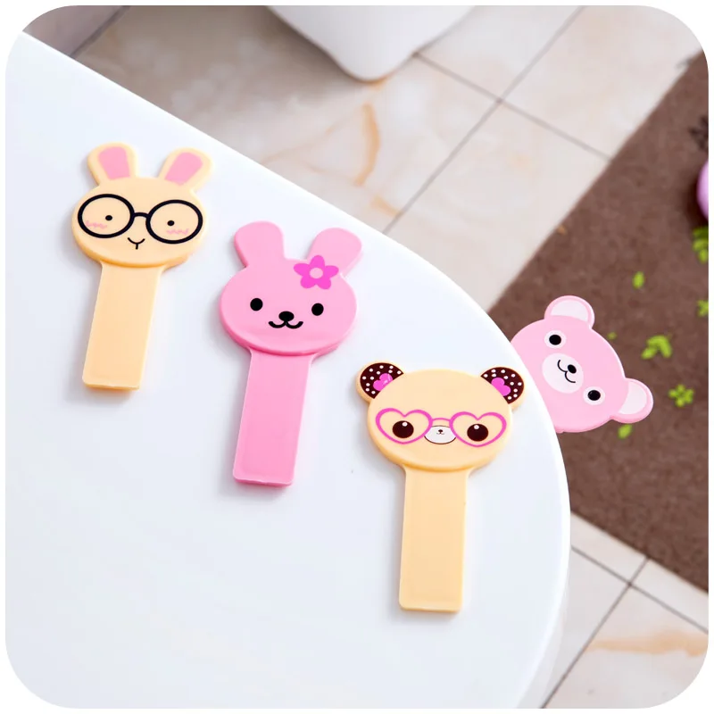 1pc Cartoon Toilet Seat Lifters For Home Bathroom Plastic Toilet Cover Handle Holders Portable Toilet Lid Lifting Sticks