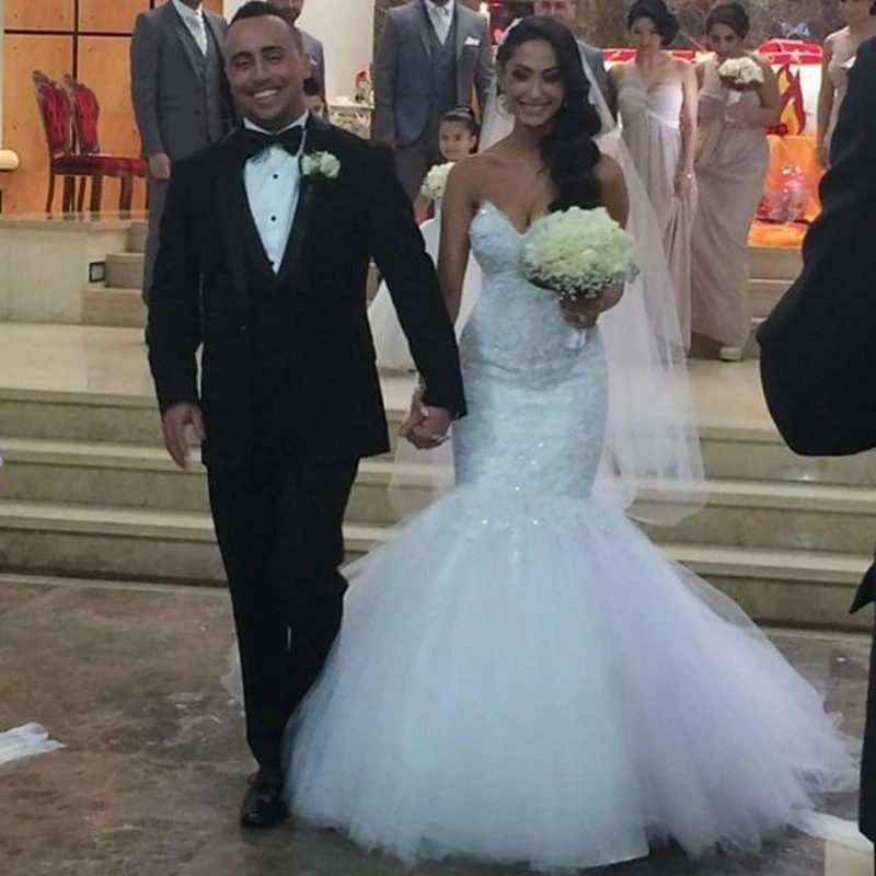 Mermaid wedding dress with poofy bottom Clearance