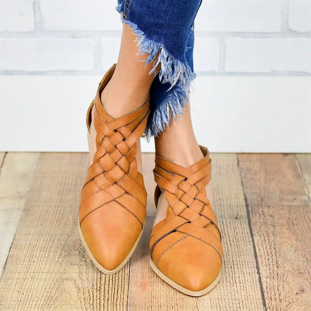 

HEFLASHOR 2019 New Women Flat Sandals Brand Design Pointed Toe Slip On Sandal Mule Low Heel Strap Women Outdoor Shoes Booties