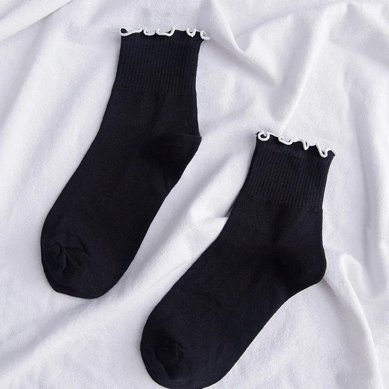 2018-women-socks-autumn-striped-heart-cotton-solid-color-lace-cute-dots-casual-breathable-white-women(7)