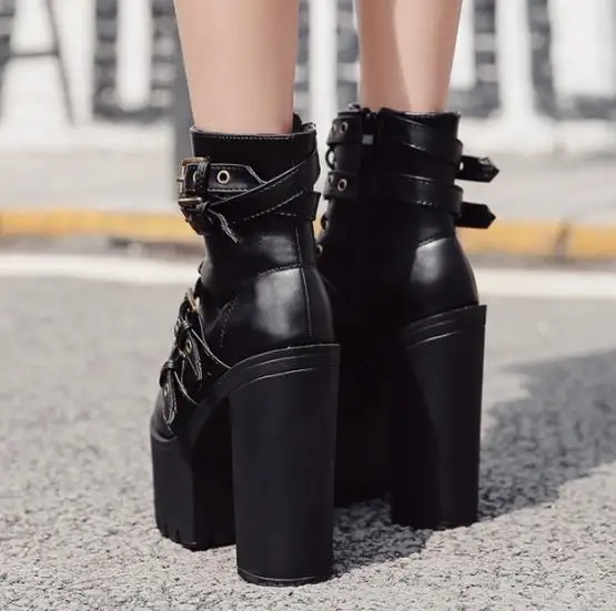 Г., Осенняя обувь на платформе в готическом стиле женские ботильоны-гладиаторы с пряжкой на ремешке обувь на очень высоком массивном каблуке