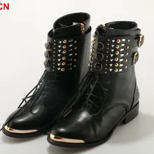 OKHOTCN/модные женские ботильоны; повседневные мотоциклетные ботинки на шнуровке; Ботинки martin с металлическим круглым носком и заклепками на плоской подошве с пряжкой и ремешком