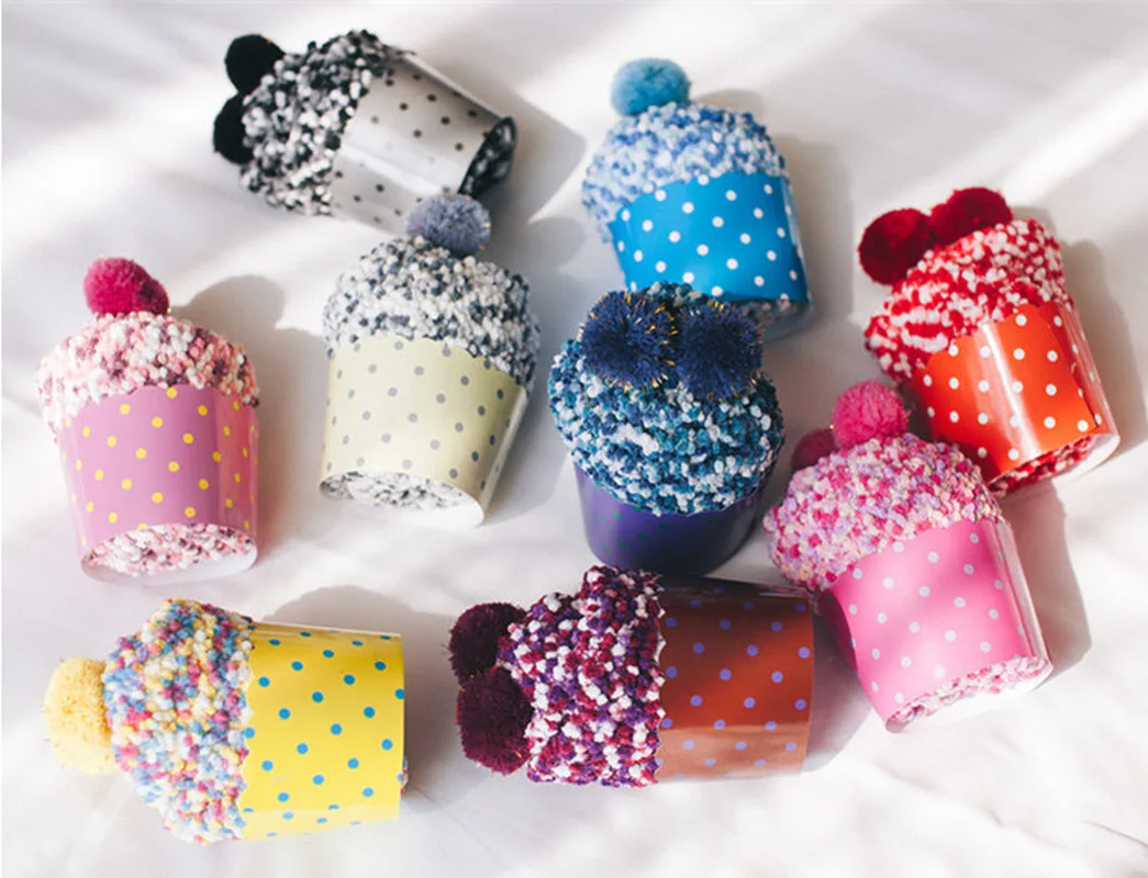 No Box Paper Winter Cute Kawaii Korean Coral Velvet Skarpetki for Women Warm Pompom Funny Socks Gift Box Candy Cake Floor Sock