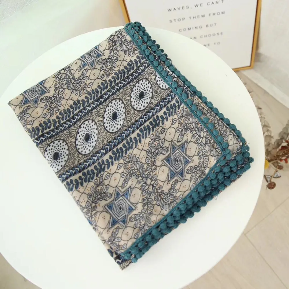 2018 New Pom scarf british style Muslim hijab geometric print shawls and scarves viscose head wrap wraps |