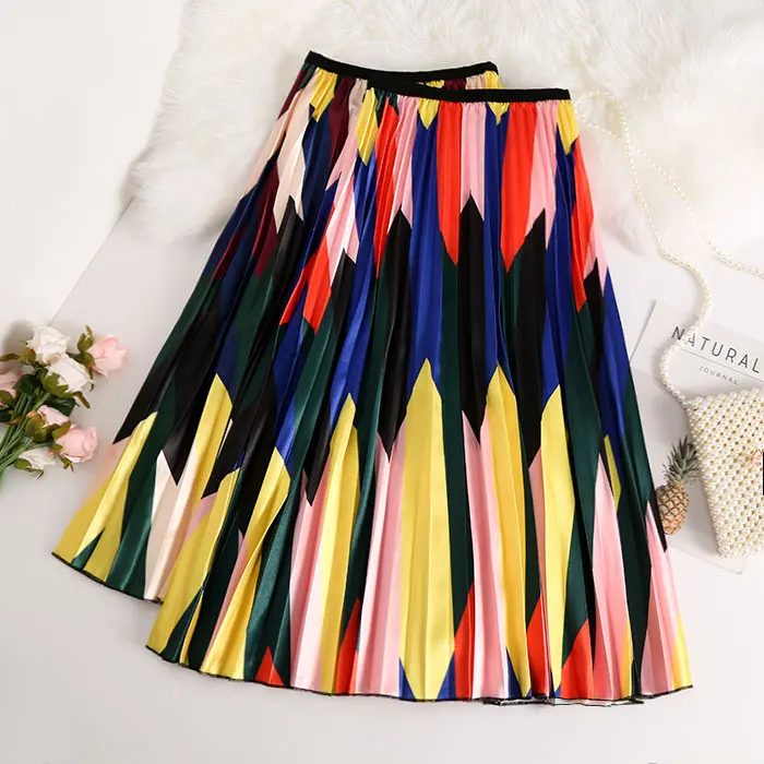 Новинка; юбка средней длины с завышенной талией; юбка с большим цветным принтом; летний стиль года