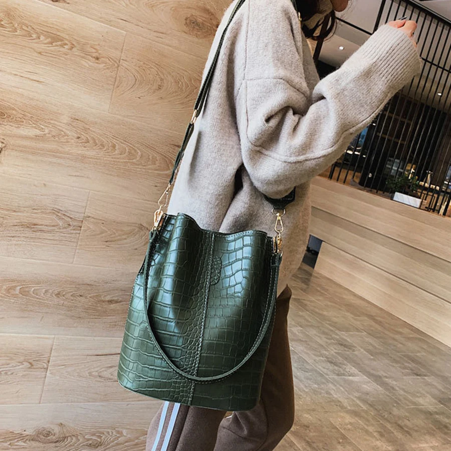 

Casual y Alligator Bucket Bags Crocodile Women Handbag Wide Shoulder Strap Shoulder Messenger Bag Ladies Hand Bag Bolso femenino