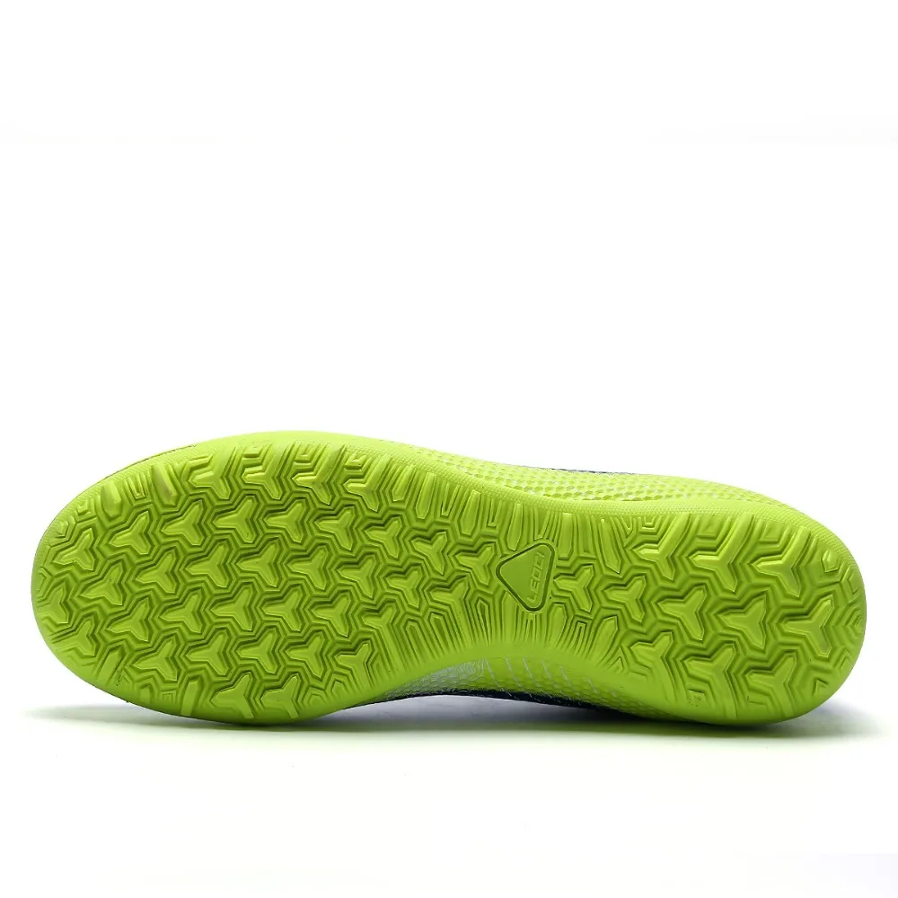 Football Boots Men Indoor Soccer Shoes High Ankle Superfly Athletic Cleats Shoe TF Hard Court Sneakers Christmas Size 35-45