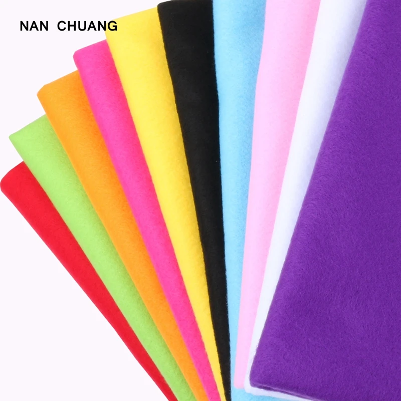 

Nanchuang 1.5mm Thickness Non Woven Polyester Soft Felt For Home Decoration Handmade Nonwoven Material For Children 45x90cm