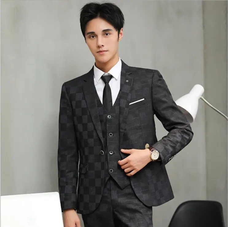 

2019 New Mens Fashion Vestidos Plaid Wedding Dress Suit Three-piece Male Formal Business Casual Suits ( Jacket + Vest + Pants )
