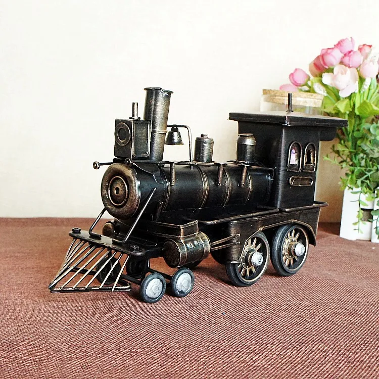 

Vintage Train Head Model Metal Iron Black/ Red Simulation Train Model Steam Engine Crafts Decoration 1384