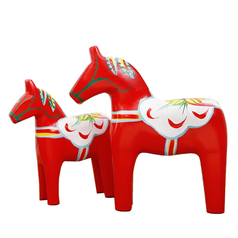 

2Pcs/Set Creative Wooden Horse Figurine Kids Toy Home Decoration Adorn Wooden Red Crafts Desk Decor Child Birthday Gift Toy