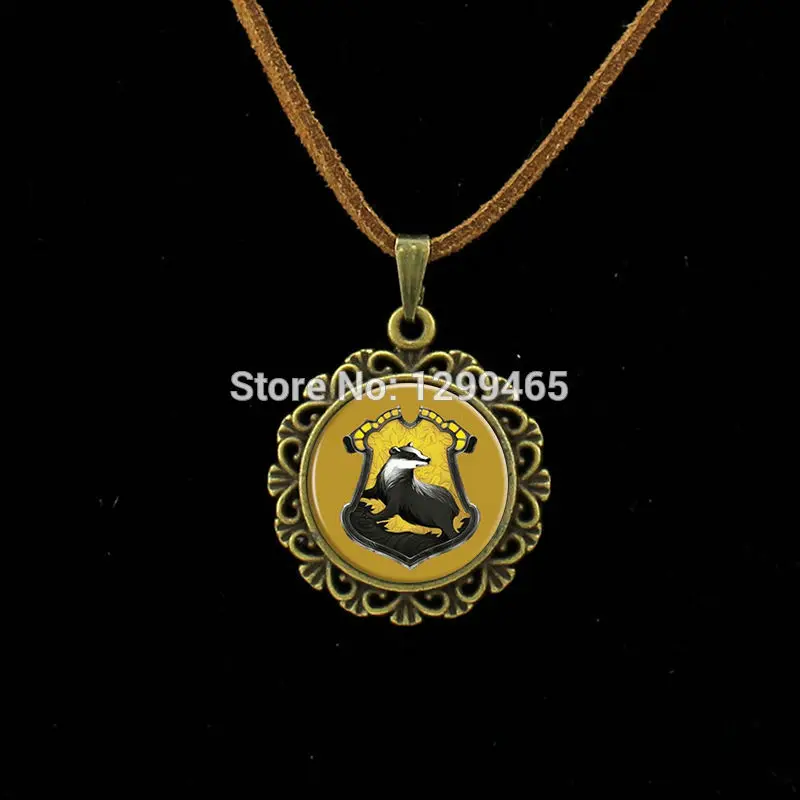 

Case harry Hogwarts school badge necklace exquisite popular Pendant wholesale jewelry fox glass pendant necklace L 041