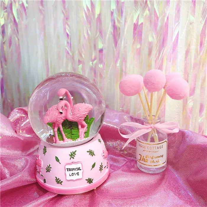 Хрустальный шар Снежная музыкальная шкатулка Фламинго вращающийся с огнями
