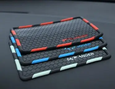 

Car-Styling Mobile phone Non-Slip Mat Case For Mitsubishi Outlander 2013-2018 Badge Emblems Interior Accessories Car Styling