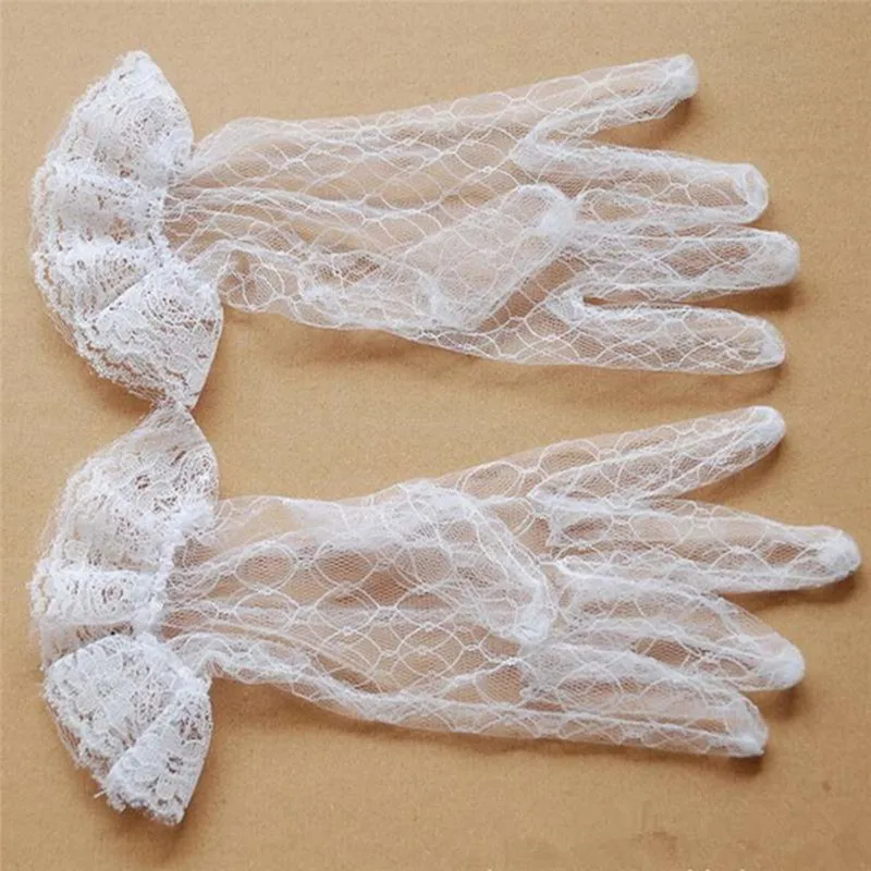 Короткие Свадебные перчатки для невесты, бежевые короткие дизайнерские кружевные марлевые прозрачные женские перчатки, УФ-защита, летние женские ажурные варежки R5