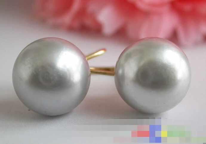 

1381 gray oblate round FRESHWATER PEARL EARRING