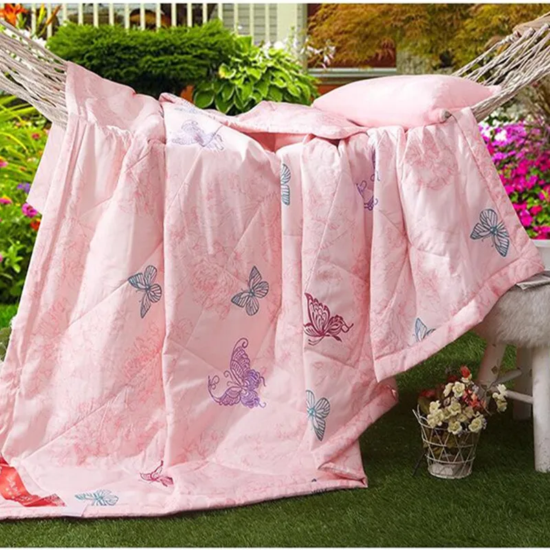 Adults quilt summer air conditioning is being blankets printed Travel