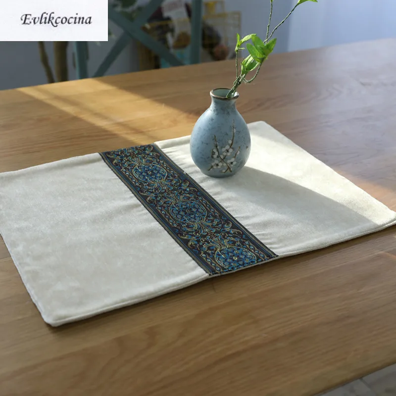 Free Shipping 4 PCS White Flannel Placemat Kitchen Accessories Cotton