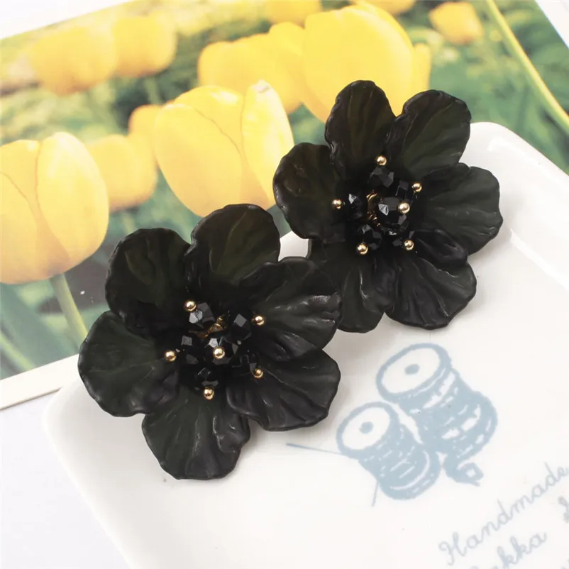 2018 Earrings for women Trendy Lovely white Flower Pearl Pendant Circle Stud Earrings Fashion Design Jewelry Brincos J04#N (7)