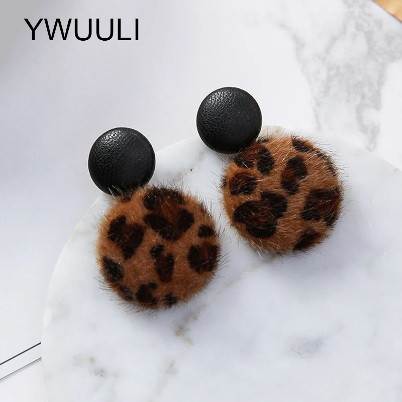 

YWUULI Creative Korean Leopard Print Mink Fur Earrings for Women PU Leather Round Button Stud Earring Fashion Jewelry MJ501