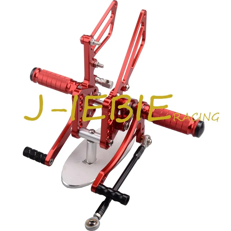 ЧПУ гонки Rearset Регулируемая Сзади наборы для ухода за кожей подножки, пригодный для Suzuki GSXR1000 GSXR 1000 K5 2005 2006 - Цвет: RED